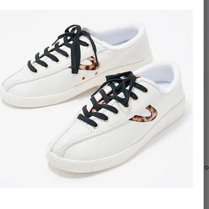 Tretorn Nylite leather sneaker/White & Leopard Print. Size 8.